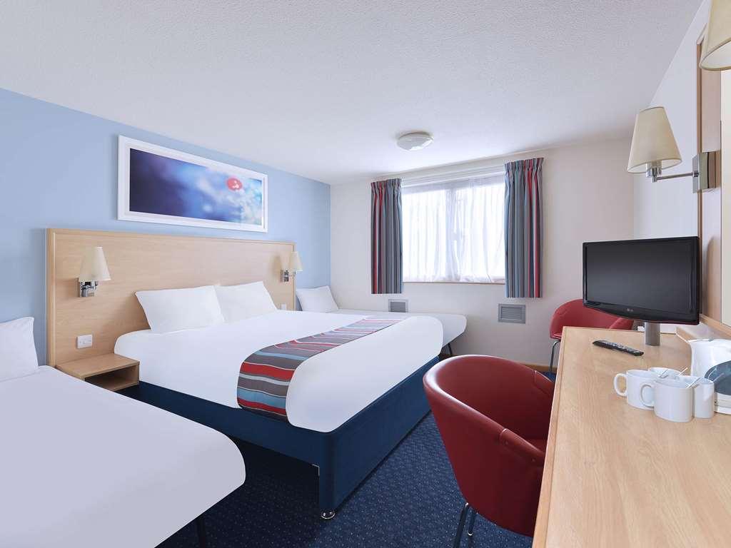 Travelodge Milton Keynes Old Stratford Quarto foto
