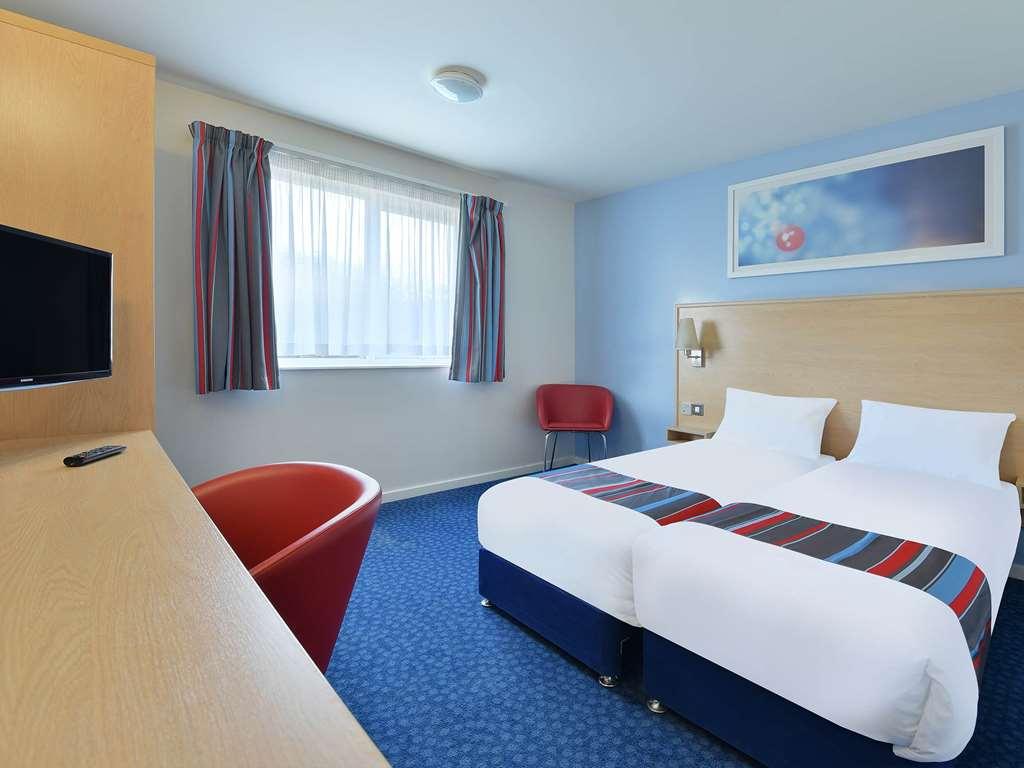 Travelodge Milton Keynes Old Stratford Quarto foto